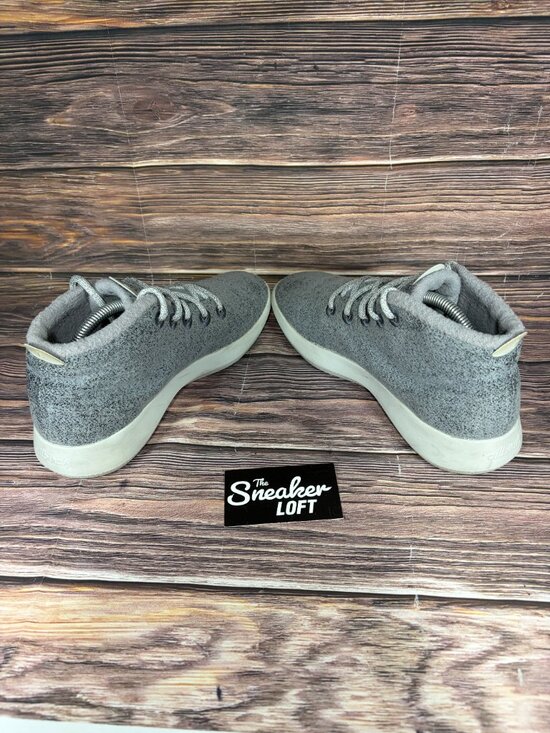 Athletic_Shoes